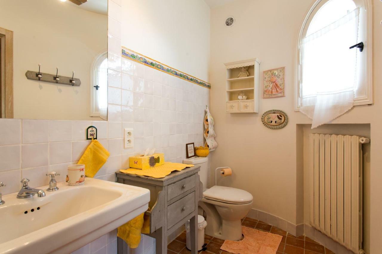Mas Du Roc Bed & Breakfast Grasse Exterior photo